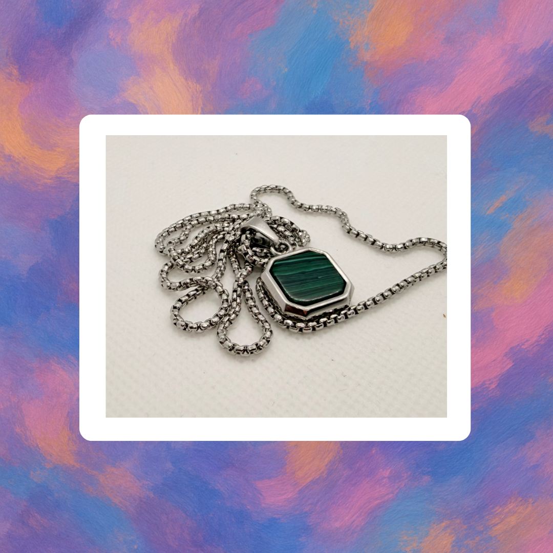 💎 Pendentif en Malachite – Protection et Transformation